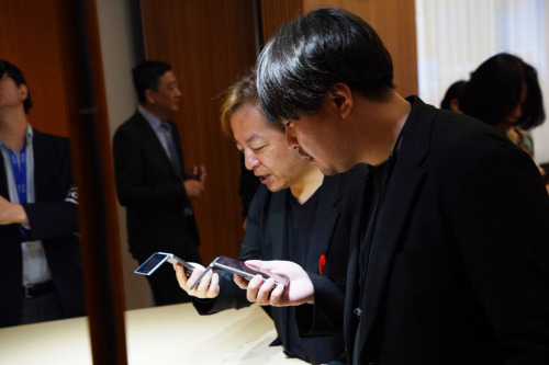 打造“全球化通行证”，讯飞双屏翻译机2.0助力跨国商务交流